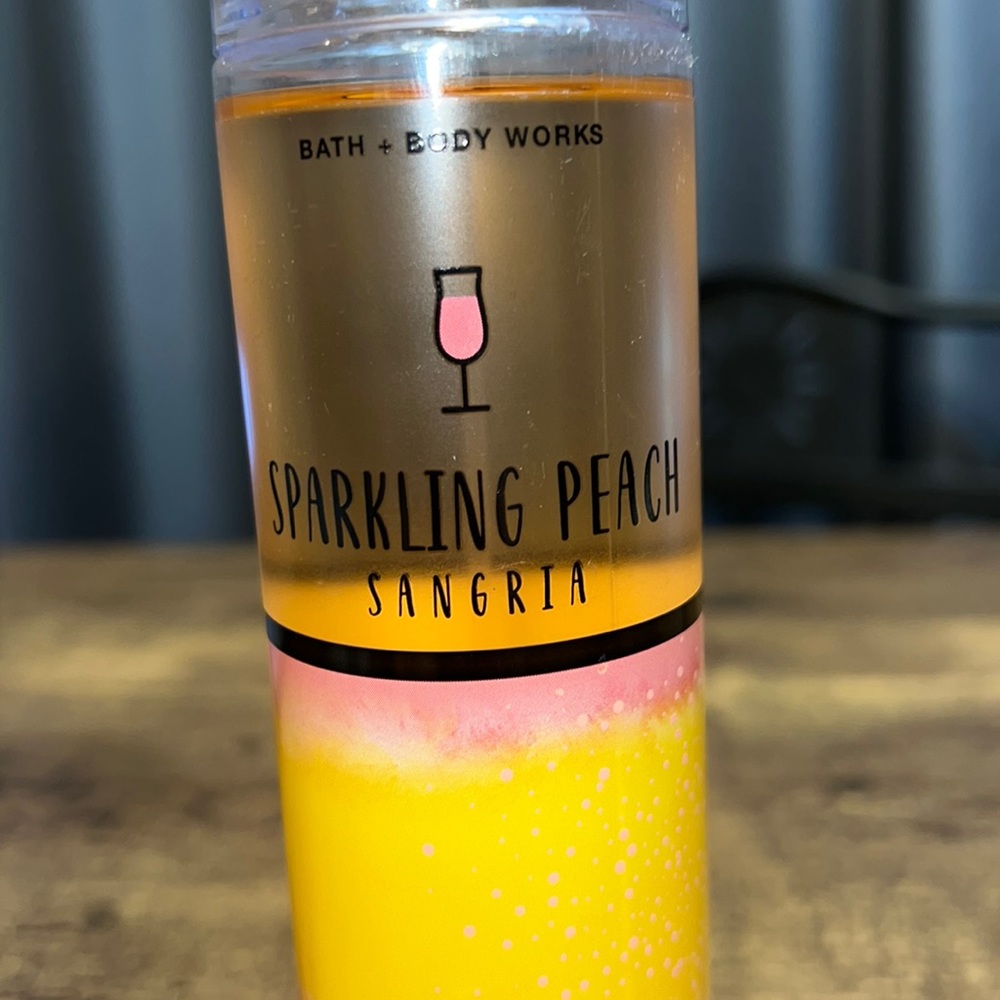 Sparkling Peach Sangria